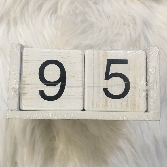 Wooden Calendar Flippable Block Brand New Unopened - Picture 4 of 6